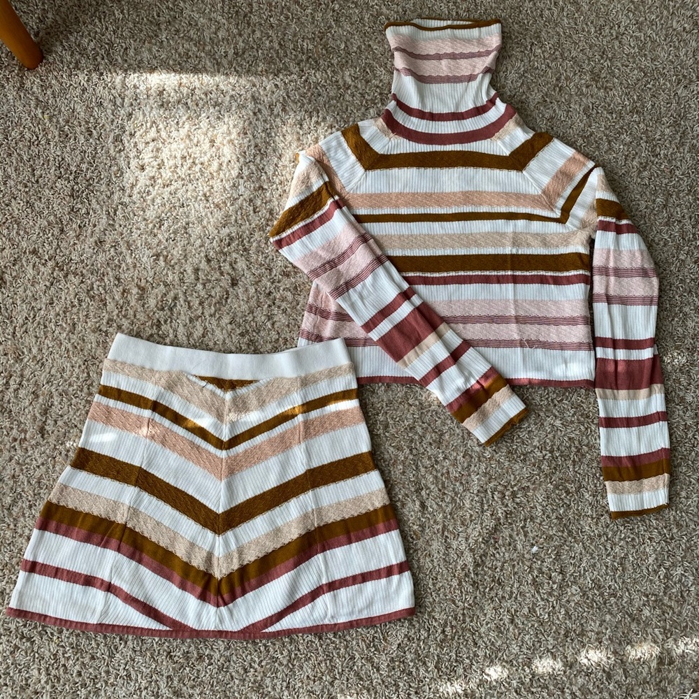 Two-Piece Stripped Skirt Set